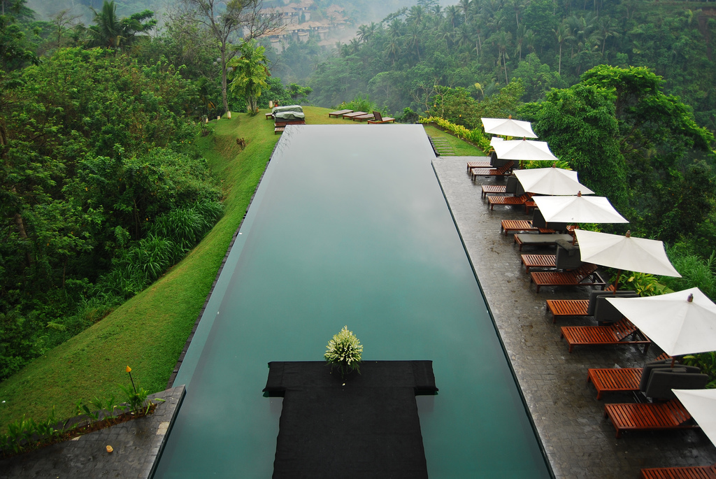 How to Build Infinity Pools at Home