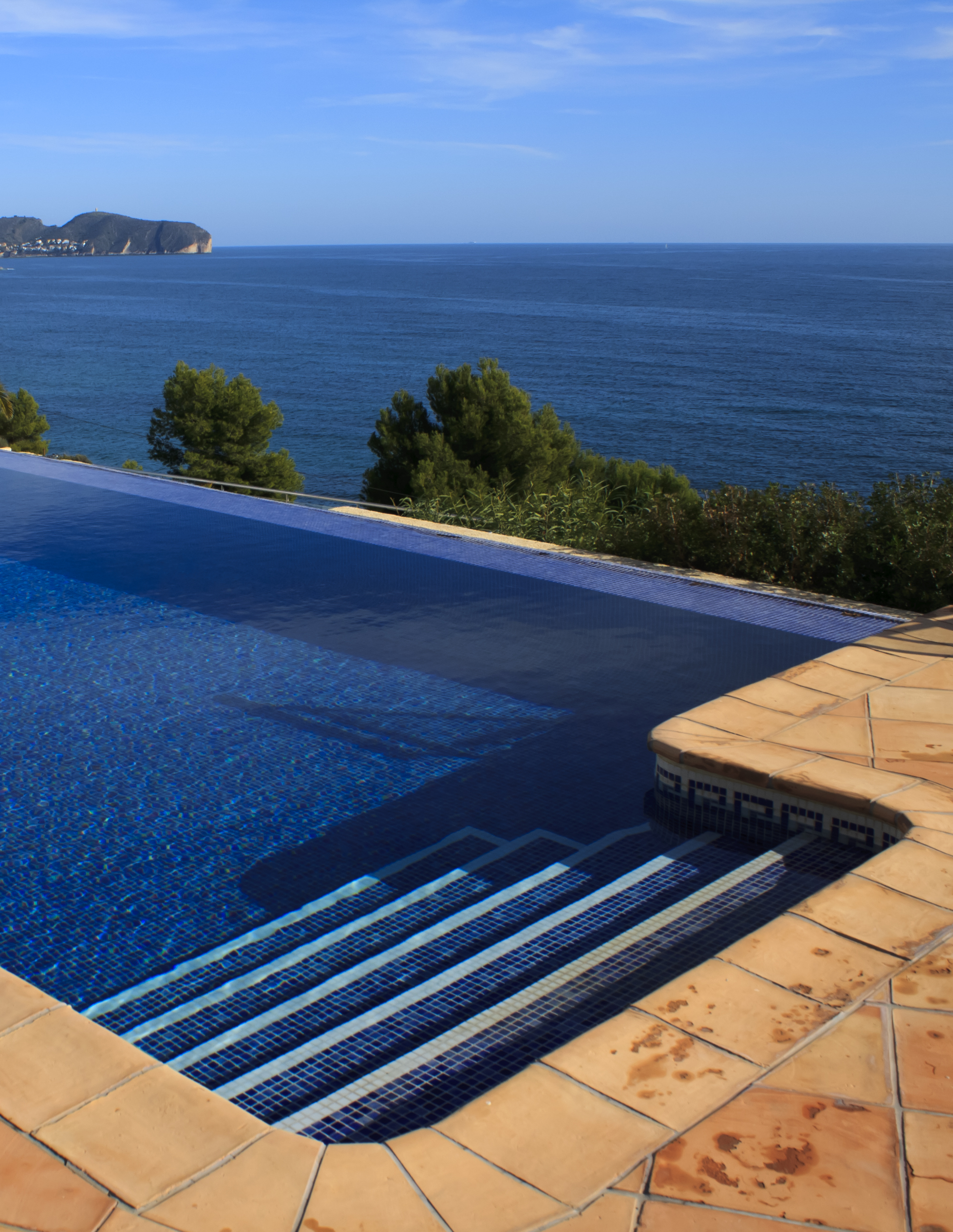 What Are Infinity Pools?